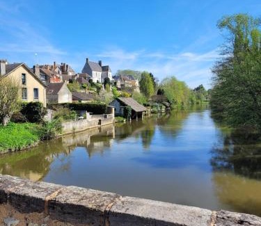 Beaumont-sur-Sarthe House | Sac des Vertues Bordure Rivière