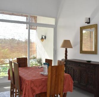 Bandaragama Villa | SaDev Lake Villa Bandaragama