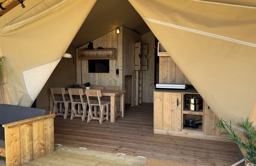 Petten House | Safari tent for 6 people with bed box