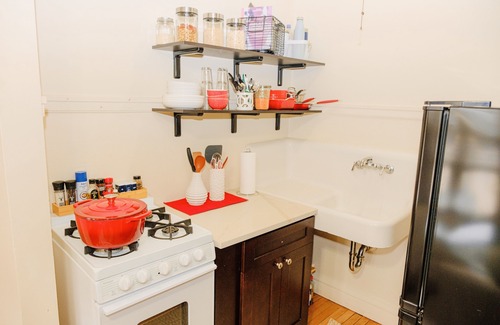 Highland Park Apartment | Safe and Secure, Charming, Clean Studio
