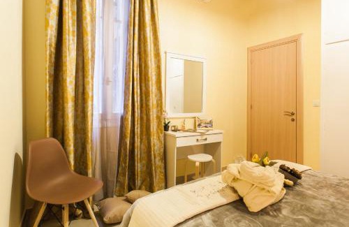 Kinosargous House | Safe, Central, Smart Double Rooms in apartment, next metro station walk to Acropolis