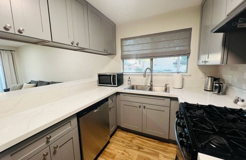 Cerritos Condo | Safe Quiet 1BR/1BA Condo
