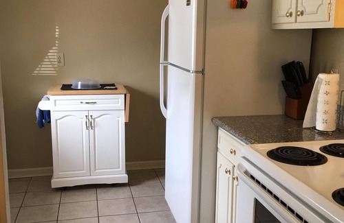Metairie Condo | Safe, Spacious Retreat, Minutes to the Revelry