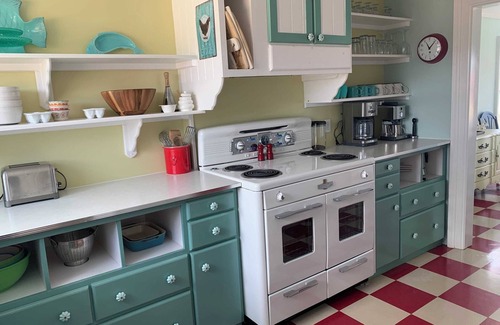 Twillingate House | Saffron House Summary