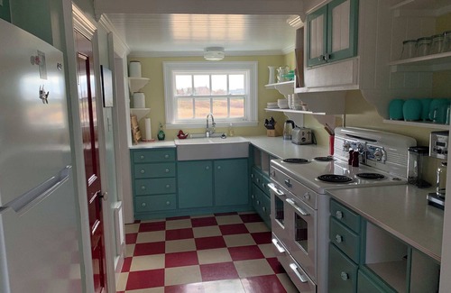 Twillingate House | Saffron House Summary