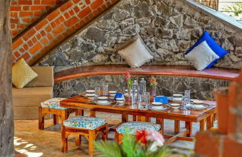 Vada Villa | Saffronstays Terracotta Trails