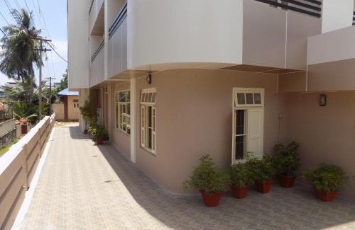 Thampanoor Hotel | Safire Residency