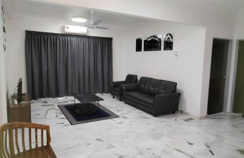 Tanjung Tanah Merah Apartment | Saga Laguna Condo Homestay
