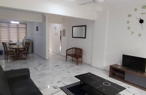 Tanjung Tanah Merah Apartment | Saga Laguna Condo Homestay