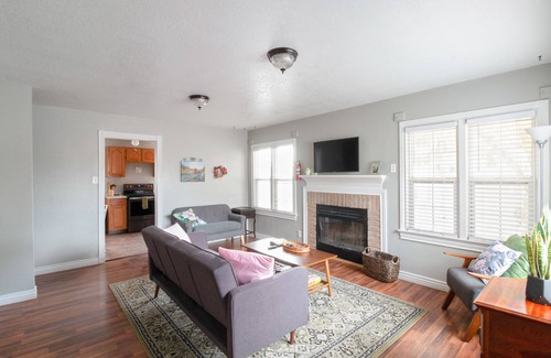 Carlsbad House | Sage Cottage: Cozy & Serene/Sleeps 6/Huge Yard!