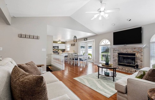 O'Fallon House | Sage Haven Ranch Retreat, Yard, Fire Pit, BBQ, Office space, Close to shopping