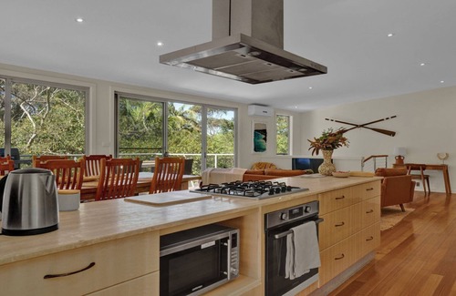 North Avoca House | Sage in Nth Avoca - Central Coast Beach Breaks