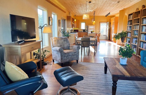 Carson House | Sage Joy Retreat - An Off-Grid Solar Sanctuary