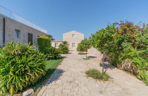 Modica House | Sage - open space in the Hyblean countryside