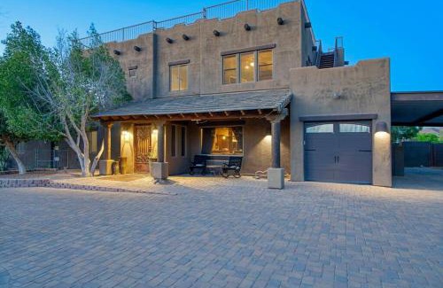 County Island House | Saguaro Sunset - Secluded 4BR Home with Rooftop Patio