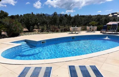Itri Villa | Saha tourist accommodation among olive trees and sea view
