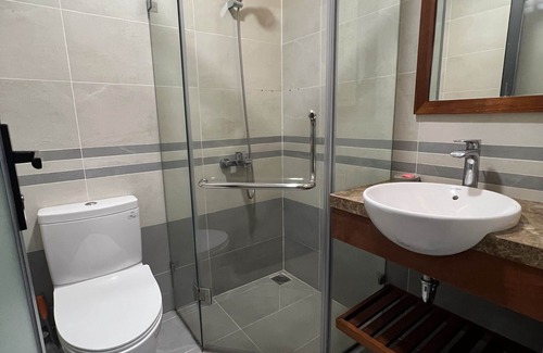 Bach Dang Riverside Apartment | Saigon CBD Apartment free Pool & Gym near Bui Vien