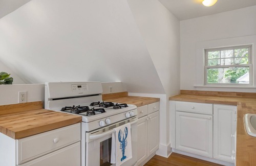 Portsmouth Apartment | Sail Loft Portsmouth - beautiful apartment near downtown.