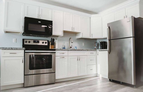 Stuart Apartment | Sailfish Suites 7 - Waterfront Lodging