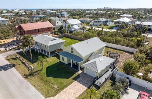 Marineland Acres House | Sailing Mood