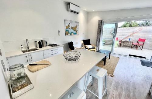 Blackpool House | Sailor's Cottage - Stay Waiheke