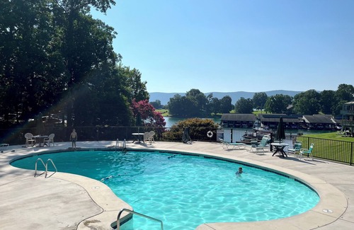 North Shore Condo | Sailors Landing~ Lake/Beach front condo with ample amenities!