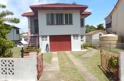 Lota House | Sailors Rest - 50m to Water front - Sleeps 8