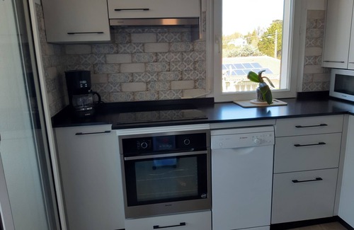 Saint-Jean-de-Luz Apartment | Saint Jean de Luz, T2 in residential area, walking distance to beach and town center,