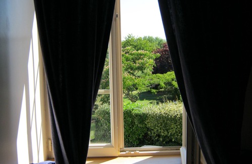 Saint-Just-Luzac Cottage | Saint-Just-Luzac -Charente Maritime Gîte - Self Catering Rental for 5 people