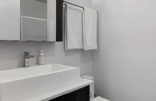 Quartier des Spectacles Apartment | Saint-Laurent Montreal