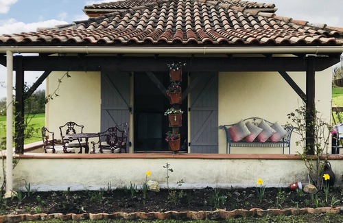 Saint-Pastour House | Saint Pastour a home with a view & hot tub