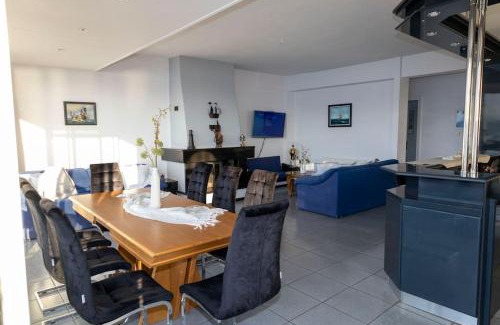 Salamis House | Salamina Blue Horizon House