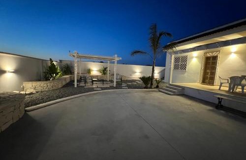 Torre Ovo Villa | Salento Villa Cice, AC - WiFi - BBQ - parcheggio privato sorvegliato, due unità abitative indipendenti e giardino a due passi dal mare - Torre Ovo