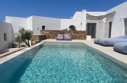 Antiparos Villa | Saliagos villas complex with private pools