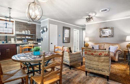 Bandera House | Salt Block - The Cowboy Suite 4