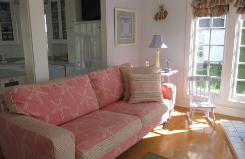 Trevett House | SALT WATER MAINE COTTAGE WITH DOCK - MINUTES TO BOTANICAL GARDENS