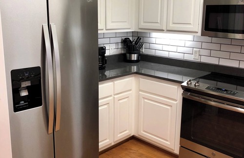 Saint Simons Island Condo | Salty Breeze Condo on St. Simons with Elevator and pool near Beach and Village