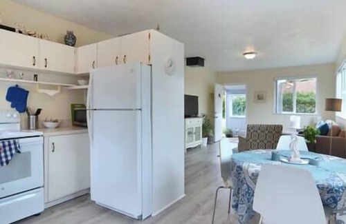 Waldport Apartment | Salty Crab & Seahorse - Ocean View