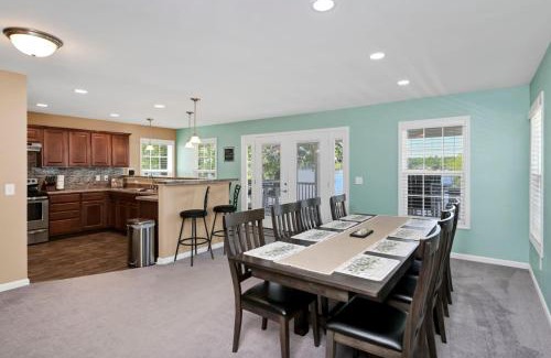 Leesville House | Saluda Shores Sleeps 11