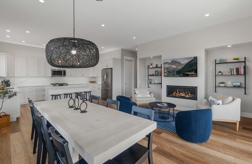 Westport House | Sam's Nest | House in Westport overlooking the ocean with quick beach access