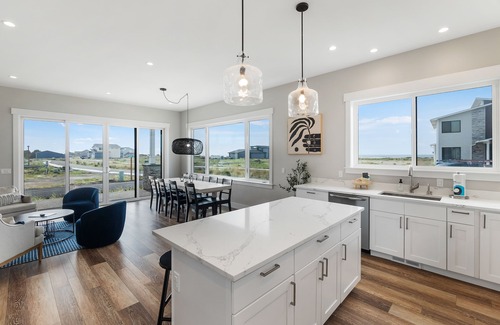 Westport House | Sam's Nest | House in Westport overlooking the ocean with quick beach access