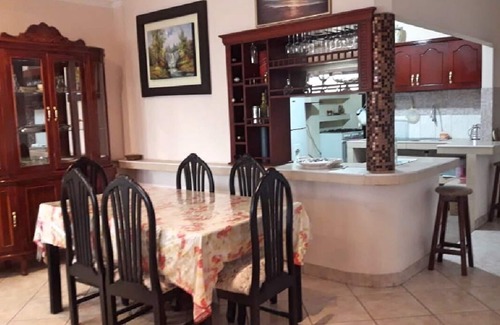 Guayaquil House | SAMANES HOUSE 6 TO 3 MINUTES FROM SAMANES PARK