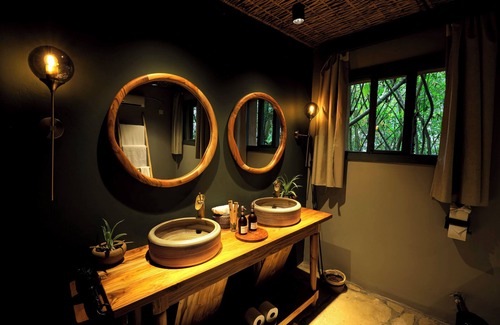 Kinigi Cabin | Sambora Kinigi