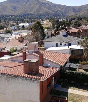 La Falda Apartment | Samsara La Falda- Depto con con cochera cubierta-piscina -AC-calefaccion-SUM-vistas a las montañas-WIFI-a 100 mts de Av principal