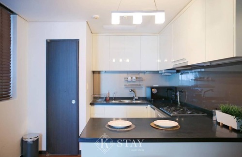 COEX House | SAMSEONG 270°WINDOW VIEW , 2BDR2BATH- 5MIN, GANGNAM-GU