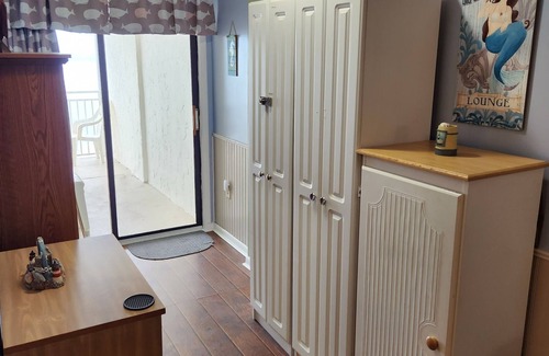 Crescent Beach Condo | 🐬San-A-Bel🐬Ocean Front 2BR Condo~ Balcony~Outdoor HotTub~Pool👣Bring FlipFlops