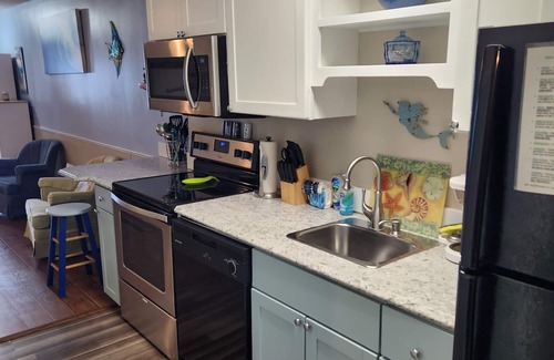 Crescent Beach Condo | 🐬San-A-Bel🐬Ocean Front 2BR Condo~ Balcony~Outdoor HotTub~Pool👣Bring FlipFlops