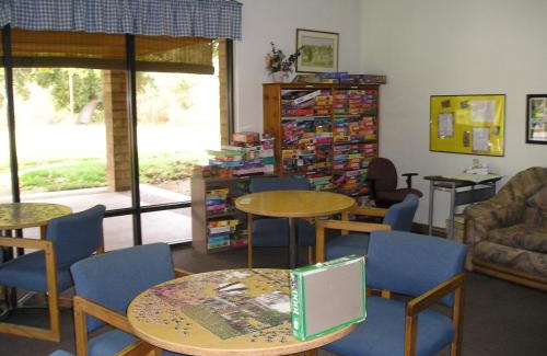Paicines Resort | San Benito Camping Resort One-Bedroom Cabin 3