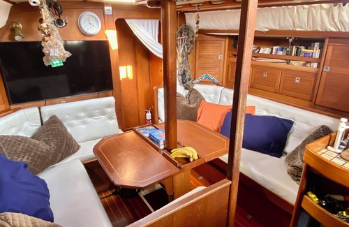 Achutupo Boat Rental | San Blas Private sailing & snorkeling charter with WiFi in remote islands