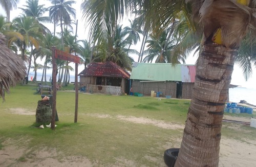 Nusatupo Cabin | San Blas Tour Aridub